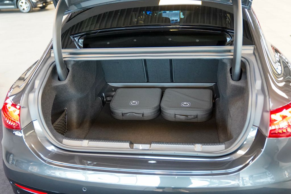 Mercedes-Benz EQE 2025