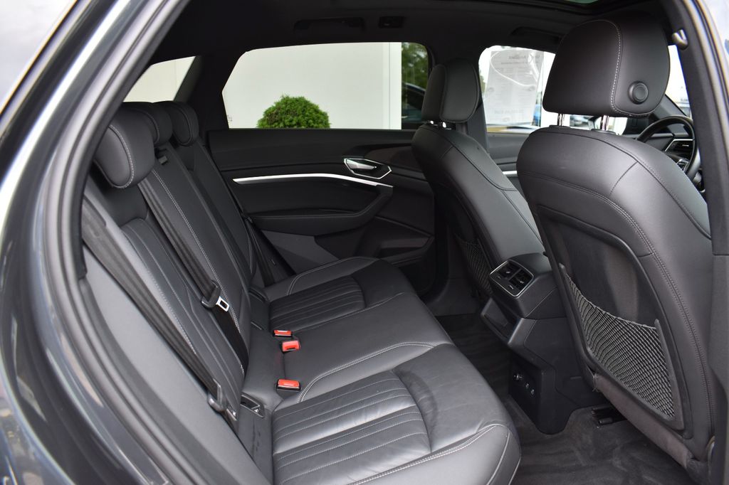 Audi e-tron 2021