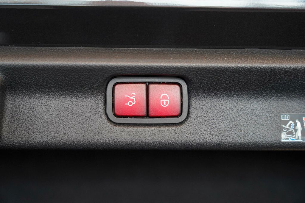 Mercedes-Benz EQE 2025