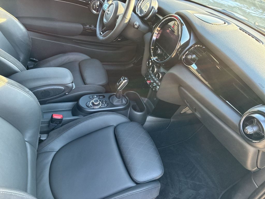 MINI John Cooper Works Cabrio 2023