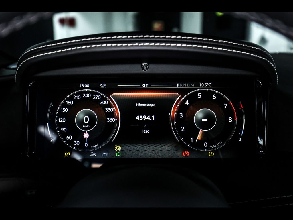 Aston Martin DB12 2024