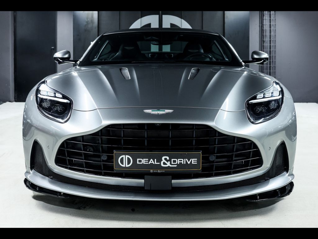 Aston Martin DB12 2024