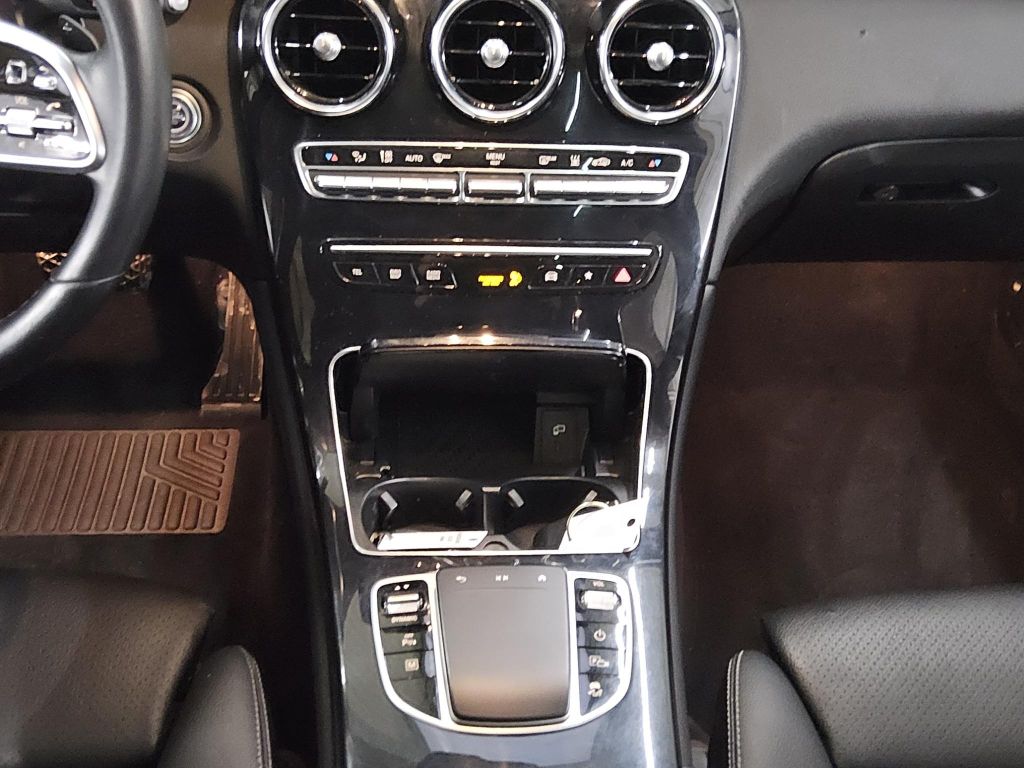 Mercedes-Benz GLC 300 2021