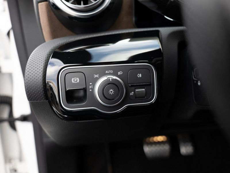 Mercedes-Benz CLA 220 2025