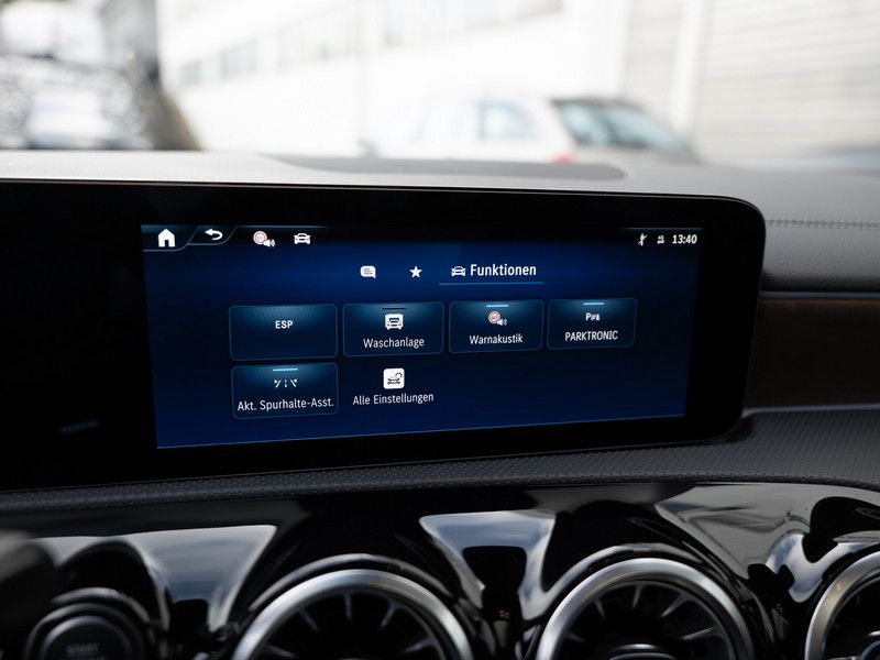 Mercedes-Benz CLA 220 2025