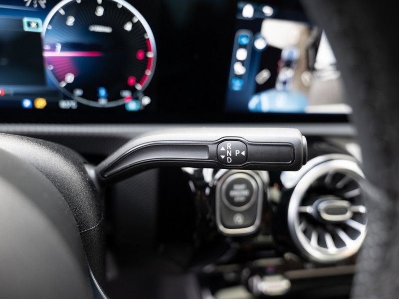 Mercedes-Benz CLA 220 2025