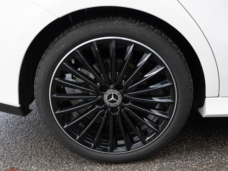 Mercedes-Benz CLA 220 2025