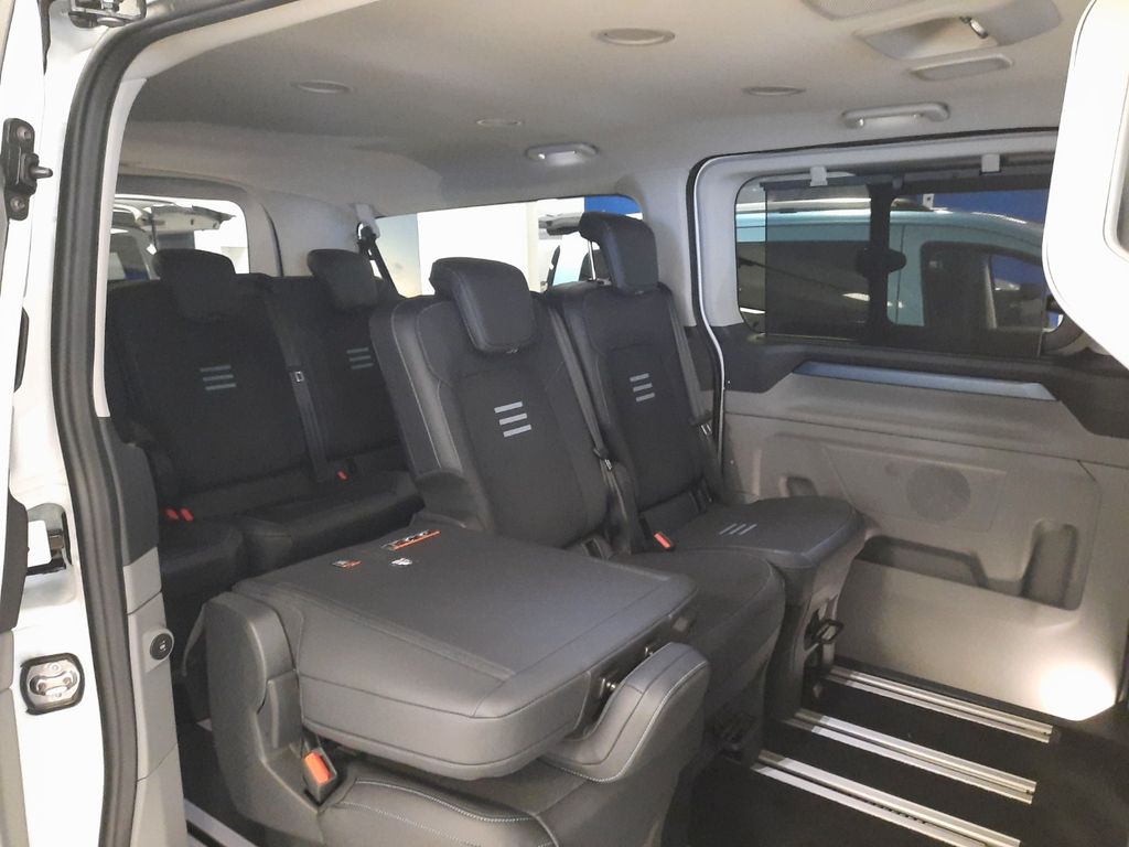 Ford Tourneo Custom 2025