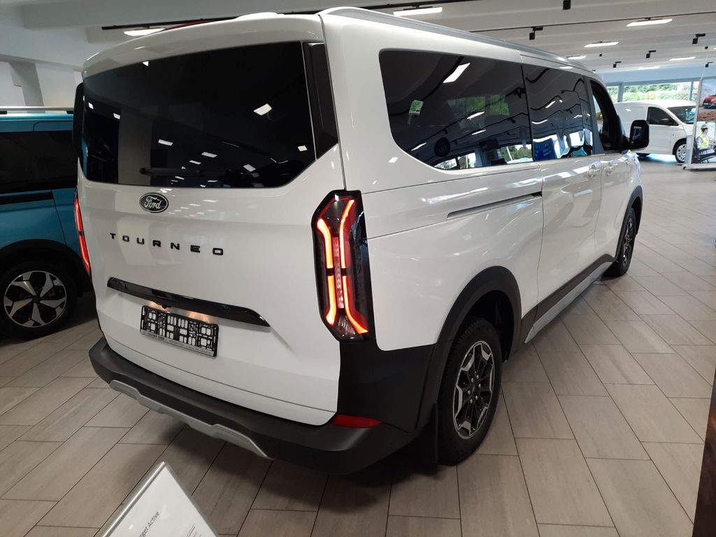Ford Tourneo Custom 2025