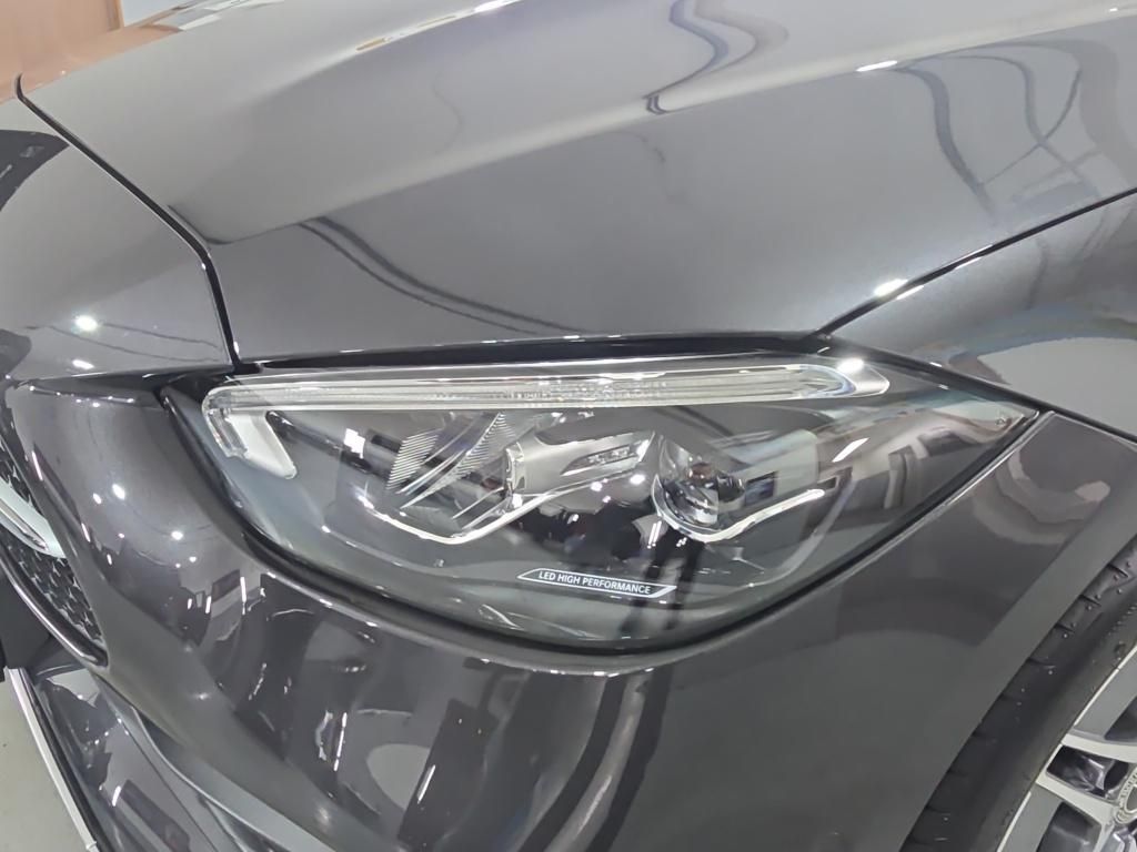 Mercedes-Benz C 300 2025