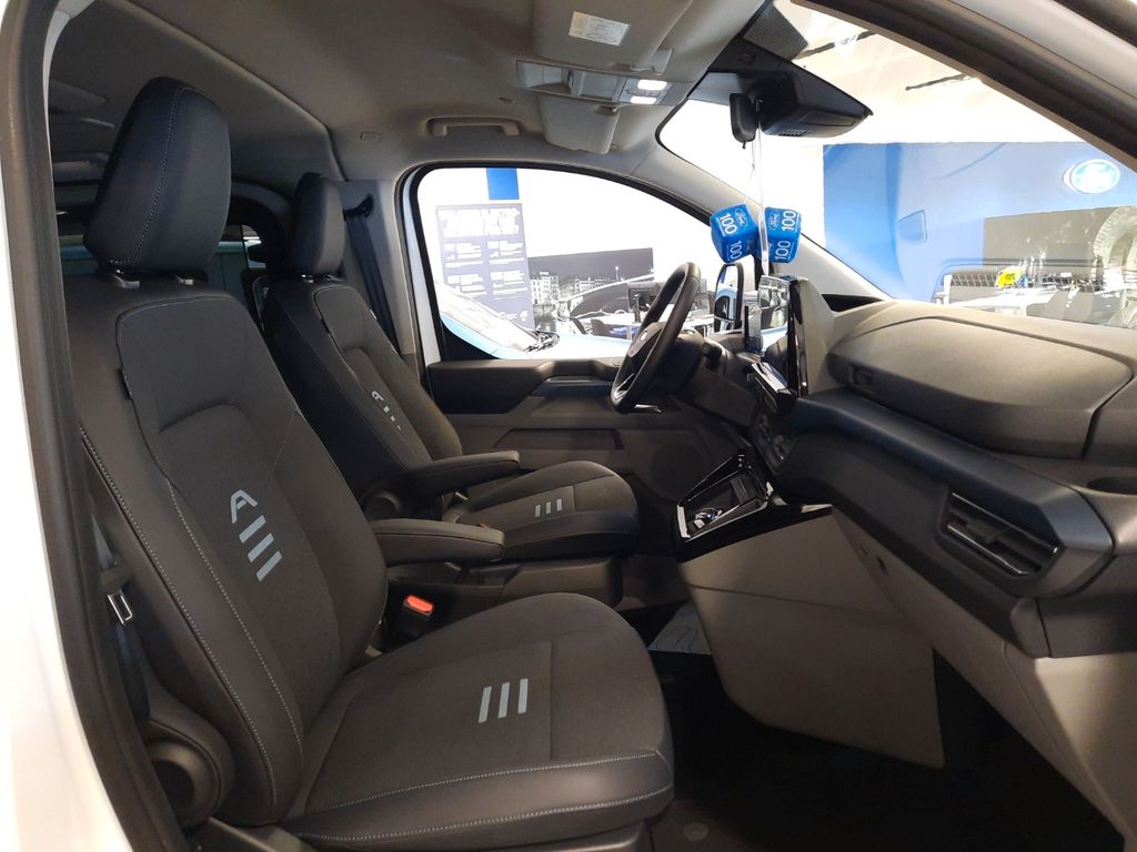 Ford Tourneo Custom 2025