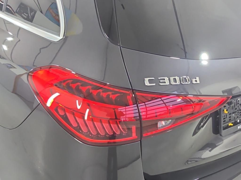 Mercedes-Benz C 300 2025