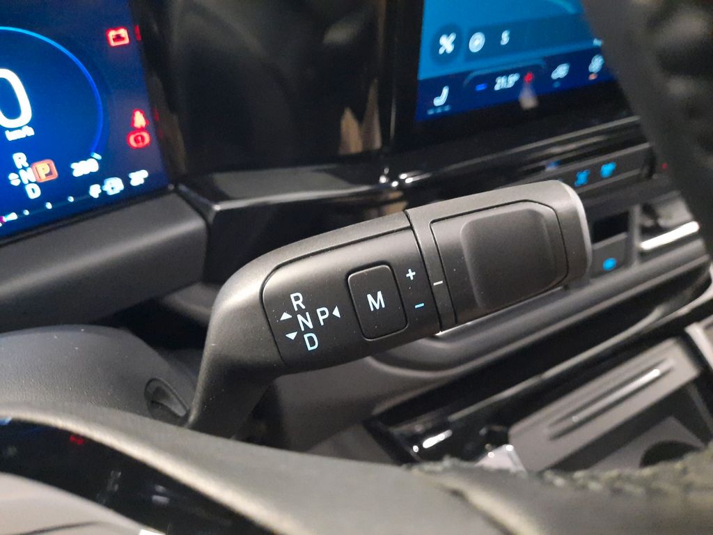 Ford Tourneo Custom 2025