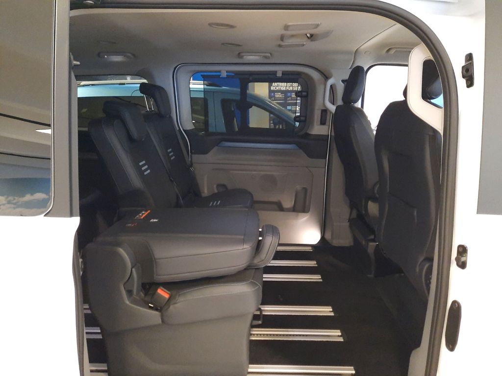 Ford Tourneo Custom 2025