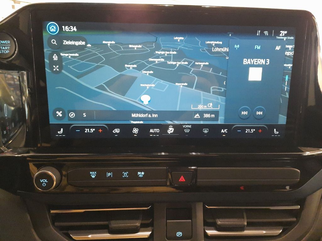 Ford Tourneo Custom 2025