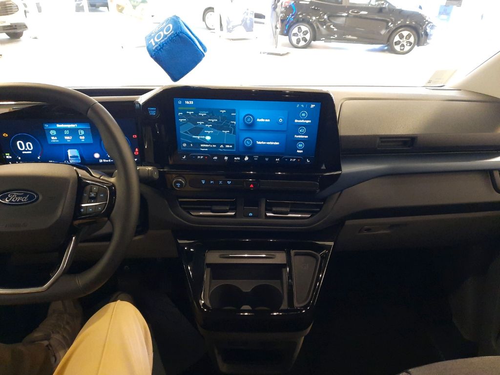 Ford Tourneo Custom 2025