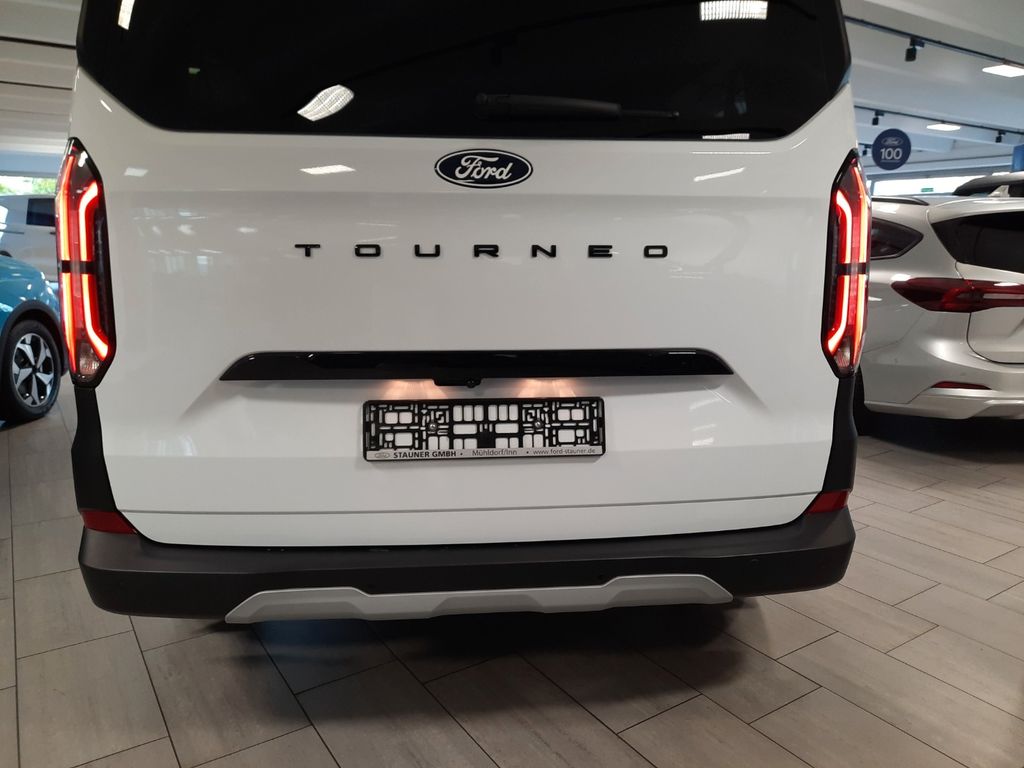 Ford Tourneo Custom 2025