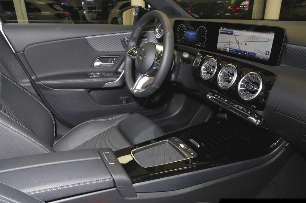Mercedes-Benz A 250 2025