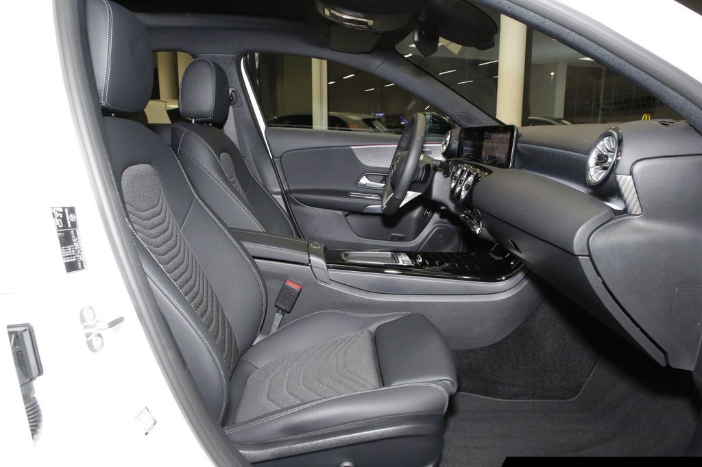Mercedes-Benz A 250 2025