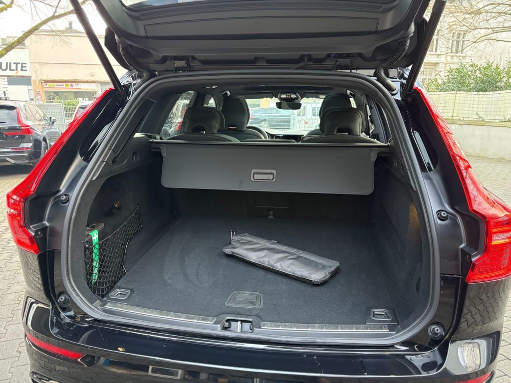 Volvo XC60 2025