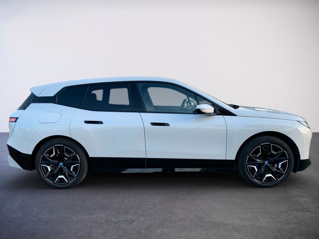 BMW iX 2023