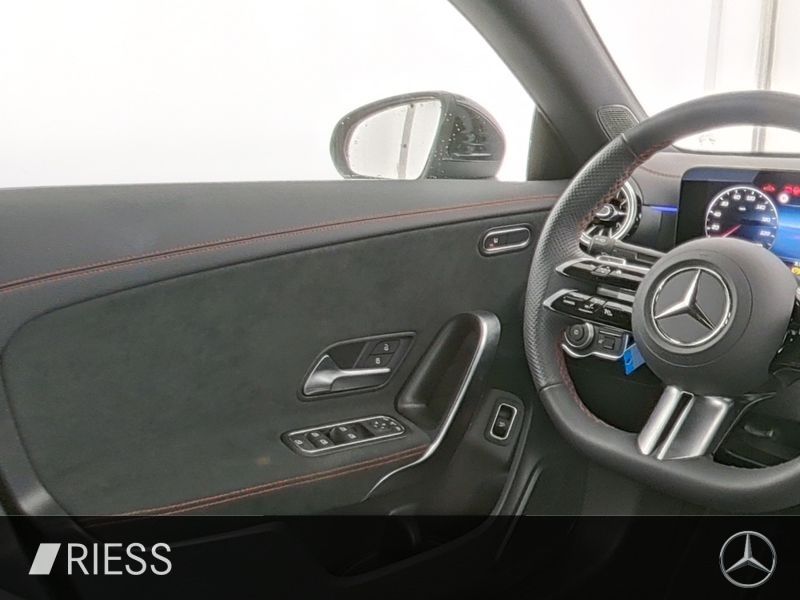 Mercedes-Benz CLA 200 2024