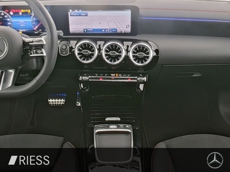 Mercedes-Benz CLA 200 2024