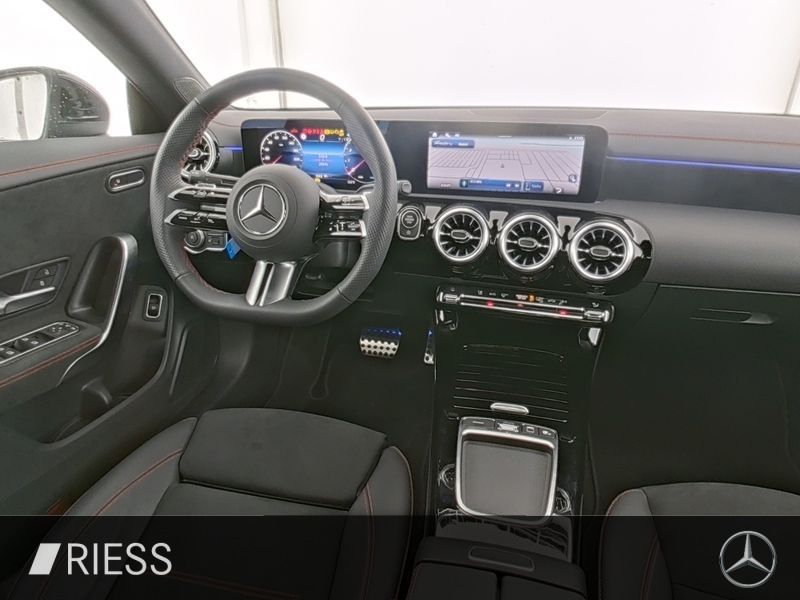 Mercedes-Benz CLA 200 2024