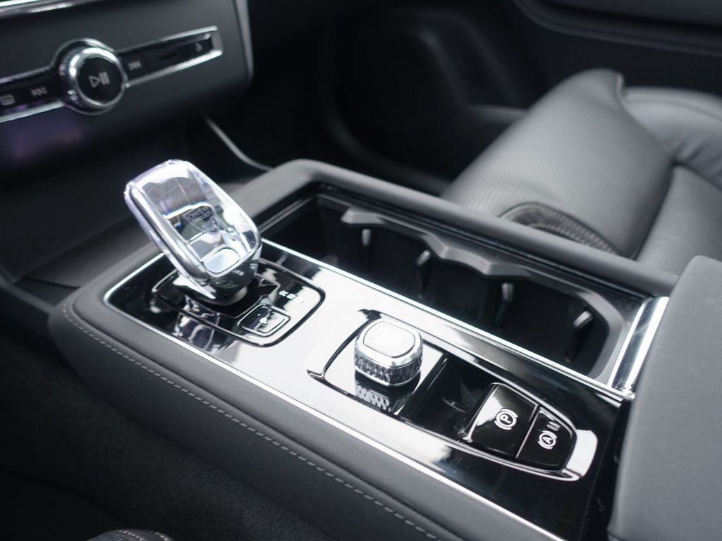 Volvo XC90 2025