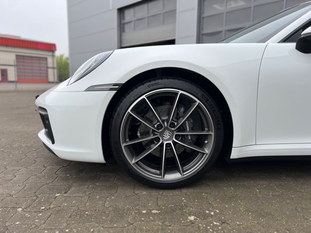 Porsche 992 2025