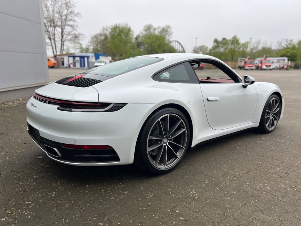 Porsche 992 2025