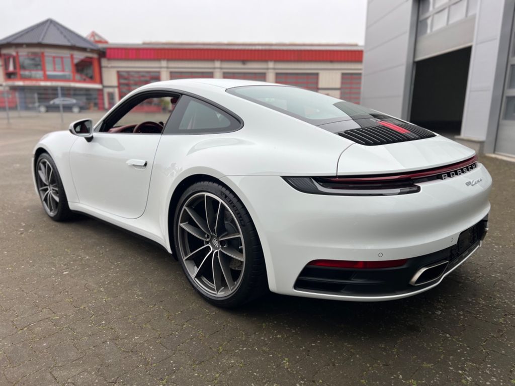 Porsche 992 2025