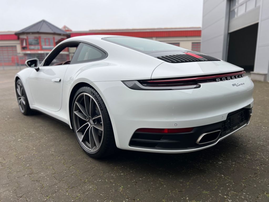 Porsche 992 2025