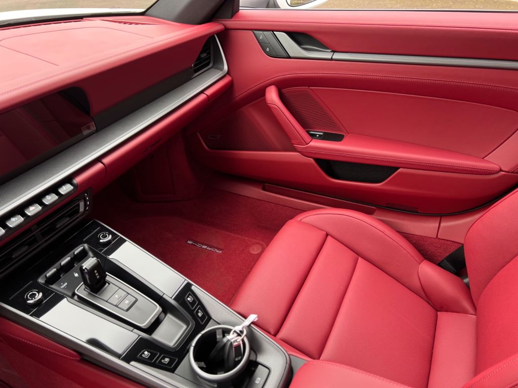Porsche 992 2025