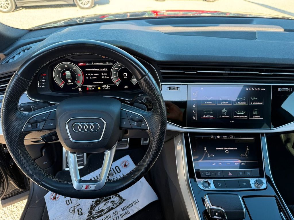 Audi Q8 2021