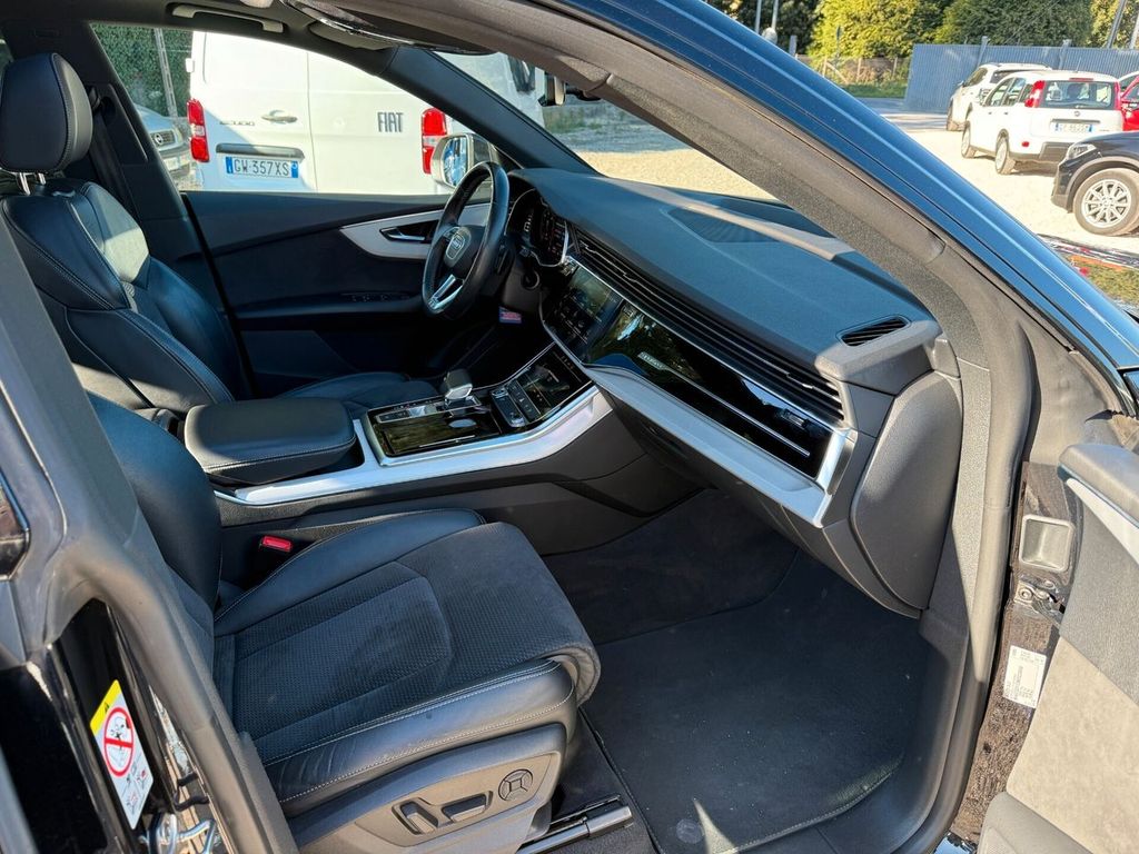 Audi Q8 2021