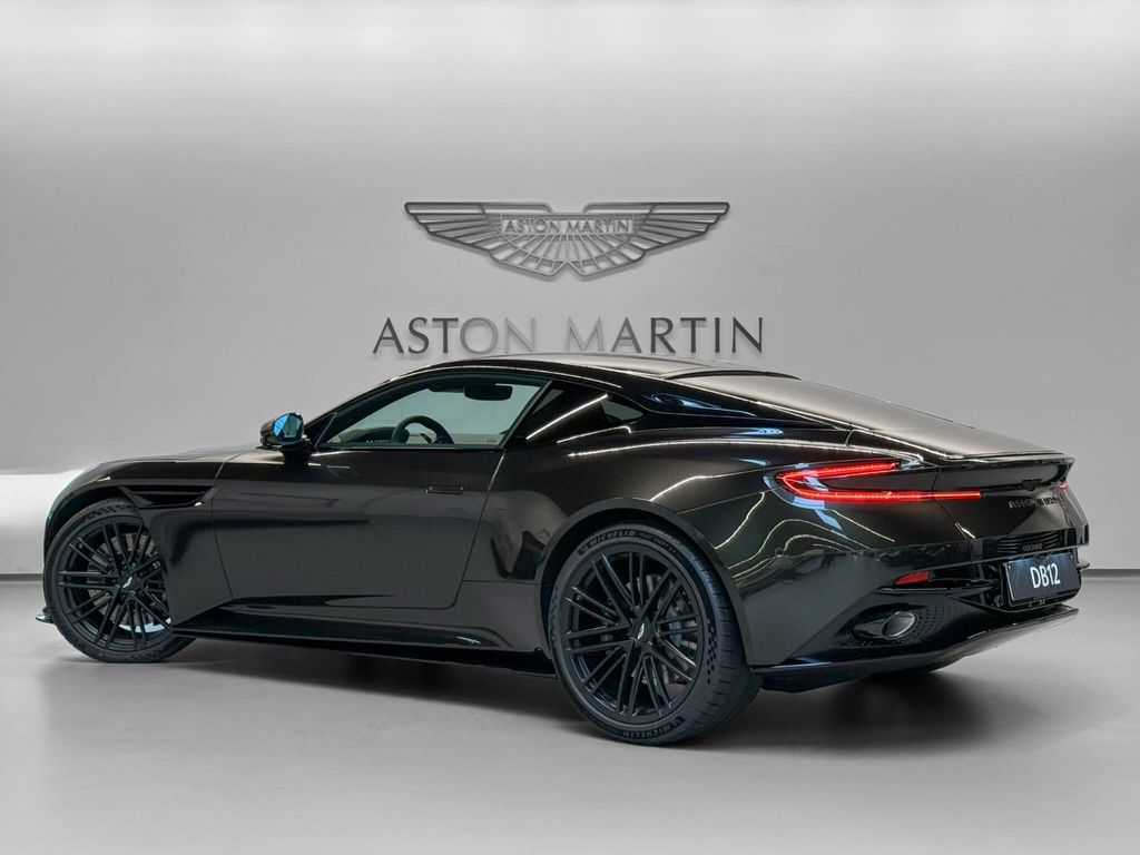 Aston Martin DB12