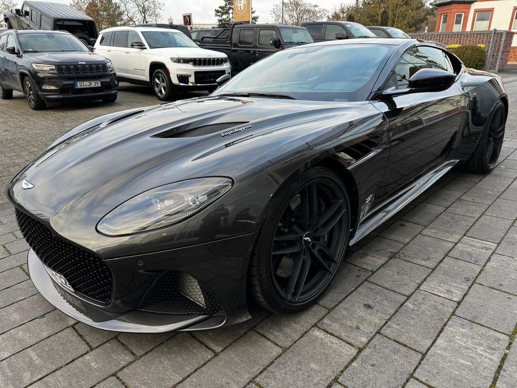 Aston Martin DBS 2020