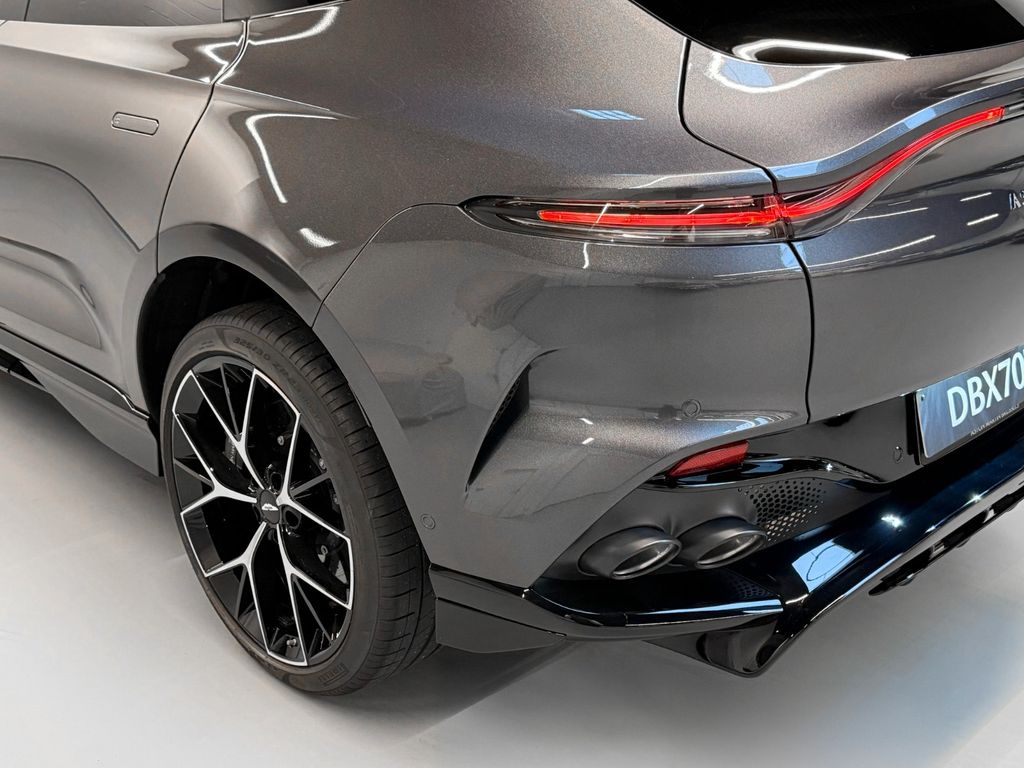 Aston Martin DBX