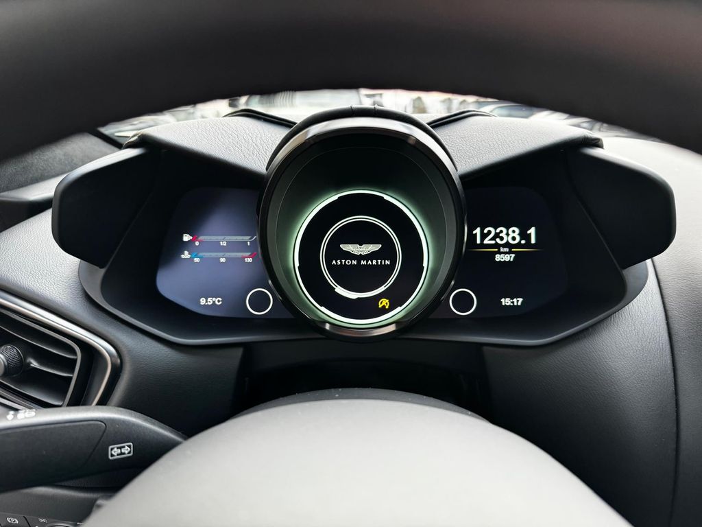 Aston Martin DBS 2020