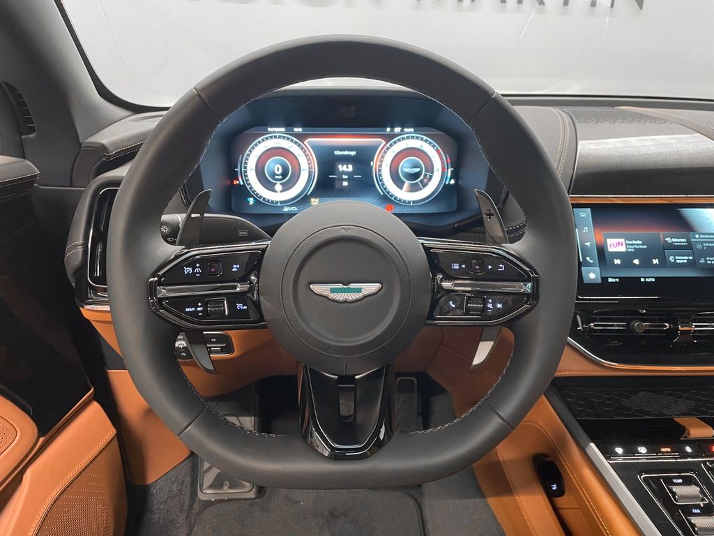 Aston Martin DBX