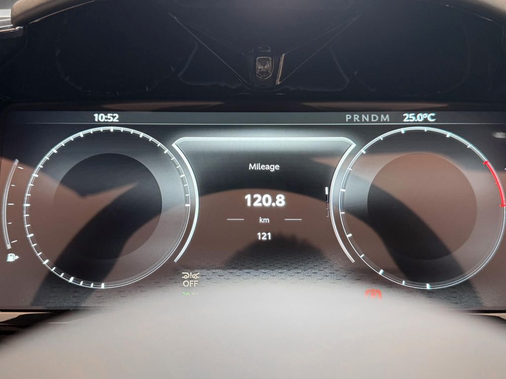 Aston Martin V8 Vantage 2025