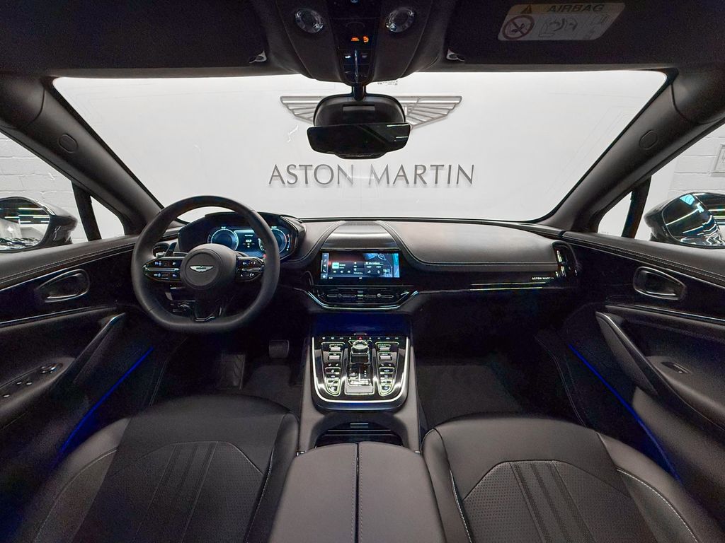 Aston Martin DBX