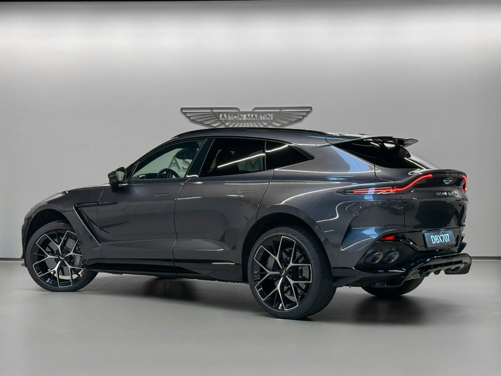 Aston Martin DBX