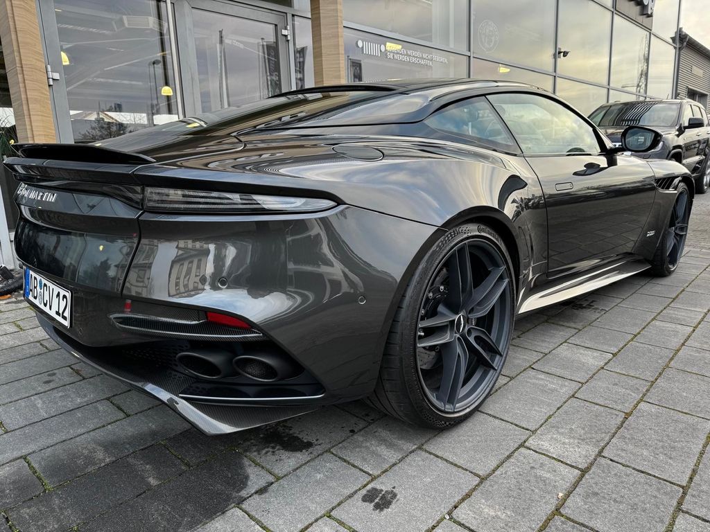Aston Martin DBS 2020