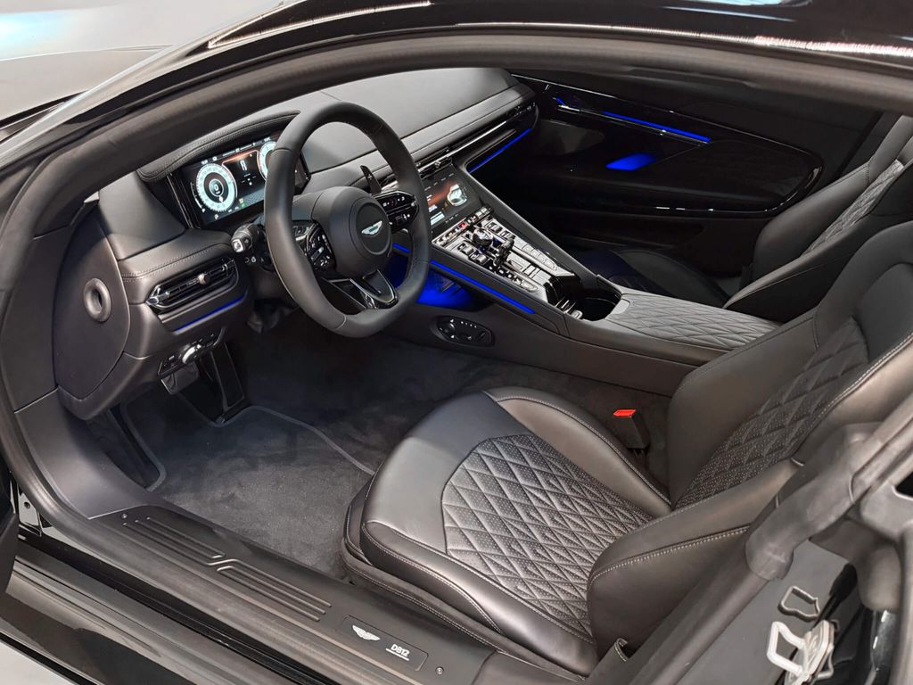 Aston Martin DB12