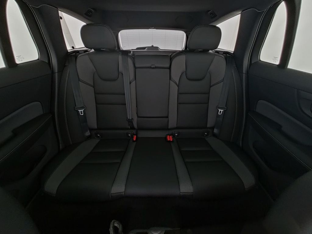 Volvo V60 Cross Country 2023