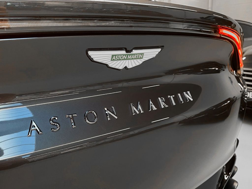 Aston Martin DBX