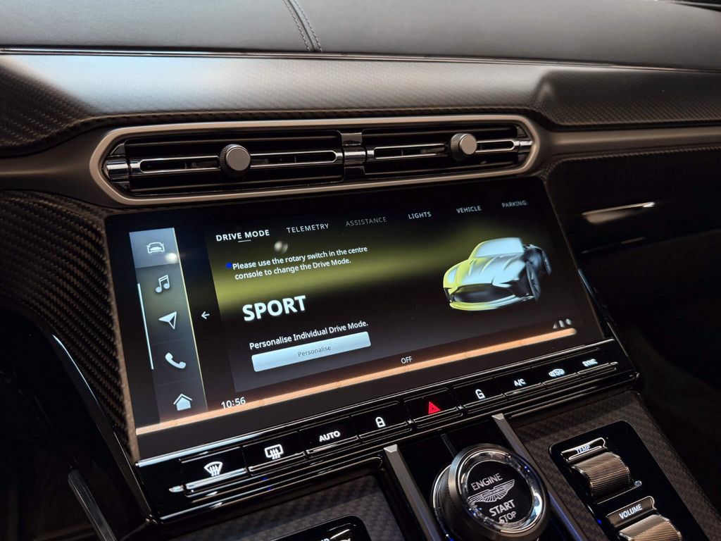 Aston Martin V8 Vantage 2025