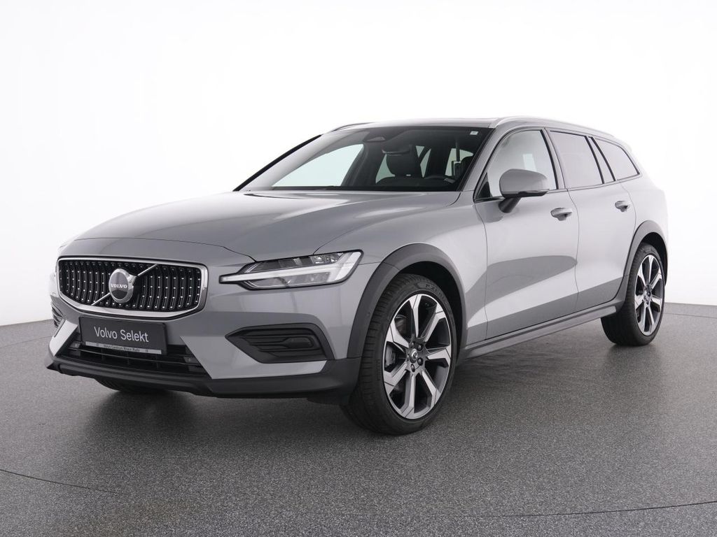Volvo V60 Cross Country 2023